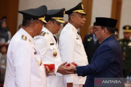 Pelantikan tiga penjabat Bupati di Sulawesi Tenggara Page 3 Small