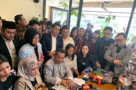 Hotman Paris sebut keluarga kecewa, polisi hilangkan dua DPO pembunuhan Vina Cirebon, Jabar