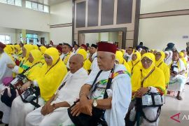 Pemerintah berangkatkan 449  calon haji Jambi kloter pertama