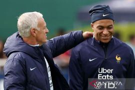 Didier Deschamps minta Prancis tak anggap remeh Polandia