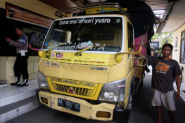 Pemeriksaan WNA asal Britania Raya pelaku pencurian truk di Bali Page 1 Small