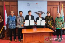 PT Dirgantara Indonesia-Intercrus kembangkan mobil terbang