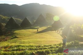 Kampung adat Waerebo, desa tercantik kedua di dunia Page 2 Small