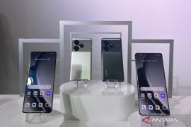 Ponsel realme GT 6 tonjolkani fitur AI dan flagship