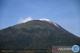 Aktivitas menurun, status Gunung Ile Lewotolok turun menjadi Waspada