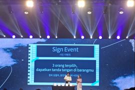 Aktor Ahn Bo-hyun kasih hadiah khusus fans