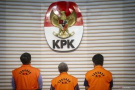 KPK tahan tiga tersangka korupsi PLTU Bukit Asam Page 3 Small