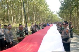 Pembentangan Bendera Merah Putih TNI-Polri  Page 3 Small