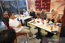 LKBN ANTARA dialog bersama komunitas dan Media di Kendari  Page 1 Small