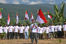 Mantan narapidana teroris bentangkan bendera Merah Putih di Poso Page 1 Small