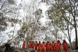 Manggala Agni upacara HUT RI ke-79 di lokasi kebakaran lahan gambut Lempuing Page 4 Small