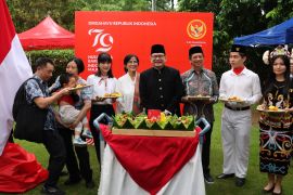 Konsulat Jenderal Guangzhou rayakan HUT RI di tengah guyuran hujan