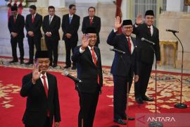 Presiden lantik tiga menteri, satu wakil menteri dan tiga kepala badan