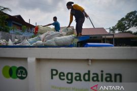 Program tabungan sampah menjadi emas di Padang Page 1 Small