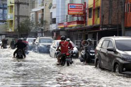 Dumai dilanda banjir akibat puncak pasang air laut Page 1 Small