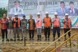 Pembangunan patung pahlawan Halu Oleo  Page 1 Small