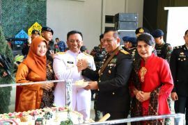 Kapolda Kaltara Berikan "Suprise" Pada Perayaan HUT TNI 2024