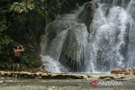 Obyek wisata air terjun Piala di Banggai Page 3 Small