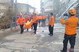 Bertambah, 9 pekerja tewas akibat kebakaran pabrik pakan di Bekasi