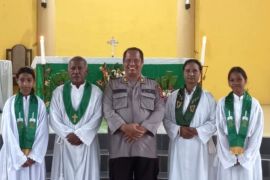 Personel Ditbinmas Polda Kaltaragelar Minggu Kasih di Gereja Katolik Stasi Santo Mikhael - Jelarai Bulungan