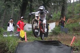 Milatul Khaqimah-Riska Amelia raih emas-perak Kejuaraan Asia MTB 2025