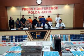 Polda Jatim tangkap 6 orang sindikat judi 