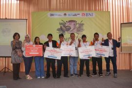 BNI beri dukungan alat kepada petani kopi di Temanggung, Jateng
