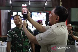 Presiden sapa prajurit bertugas di Papua saat perayaan tahun baru