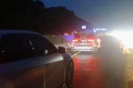 Petugas terapkan contraflow di jalan Tol Japek pada arus balik liburan