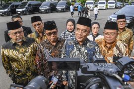 DPR ungkap keinginan atur batas atas biaya haji furoda