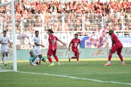 Madura United curi poin penuh di markas Malut United