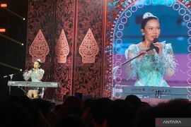Yura Yunita berpakaian bak Putri Jasmine di lagu 