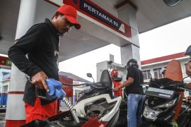 Ekonomi kemarin, bantahan oplos Pertalite-Pertamax hingga lapor SPT
