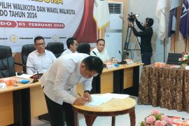 KPU Manado tetapkan Angouw-Sualang sebagai Paslon terpilih