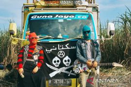 Anggota DPR usul grup musik Sukatani jadi Duta Polri