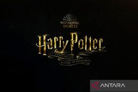 John Lithgow bakal perankan Dumbledore di serial 