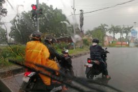BMKG ungkap pemicu hujan awet di NTB