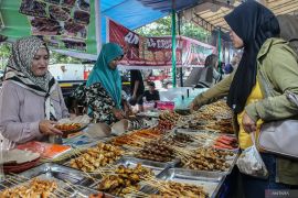 Ini tempat berburu takjil-takjil lezat di Jakarta saat Ramadhan