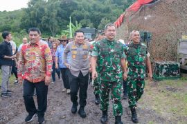 Kasad dan Pangdam XIII/Merdeka tinjau Danau Tondano di Minahasa