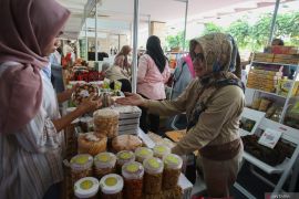 Cara membuat kue Lebaran putri salju enak dan lembut di rumah