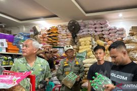 Tim gabungan sidak toko diduga jual minuman kedaluwarsa di OKU