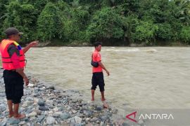 BPBD Nagan Raya kerahkan 22 personel cari warga tenggelam di sungai