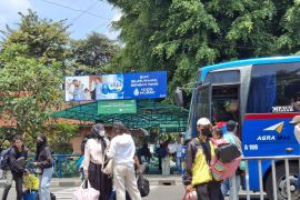 Jumlah penumpang Lebaran di Terminal Kampung Rambutan turun 27 persen