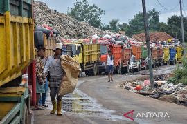 Volume sampah warga Bekasi meningkat usai Lebaran