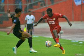Liga 1: Semen Padang FC kalahkan tamunya PSIS Semarang dengan skor 3-2.