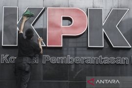 KPK dalami pengetahuan atas aliran uang saat periksa 3 ASN Kemenaker