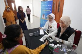 AXA Mandiri salurkan bantuan ke Posyandu untuk cegah stunting