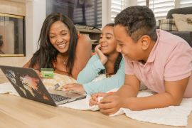 Penggunaan teknologi di rumah dapat pengaruhi tumbuh kembang anak