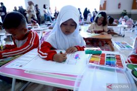 BNPB tanamkan kesiapsiagaan bencana kepada anak lewat lomba mewarnai