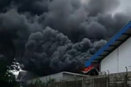 Sebuah pabrik kebakaran di Kawasan Industri Surya Cipta Karawang
